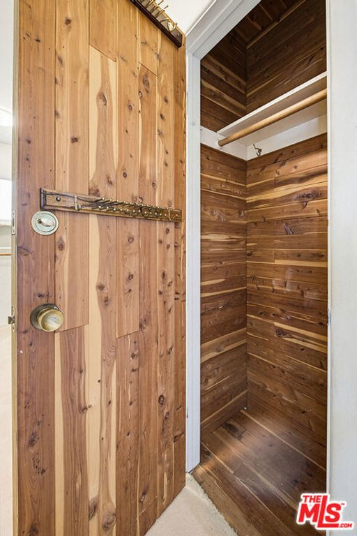 Image 18 of property listing at 4107 Punta Alta Drive, Los Angeles, CA 90008