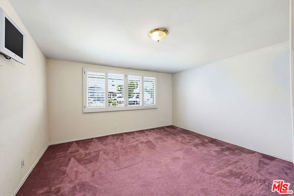 Image 23 of property listing at 4107 Punta Alta Drive, Los Angeles, CA 90008