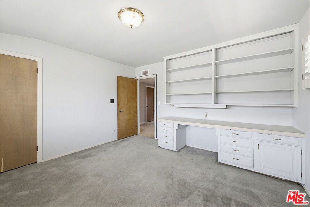 Image 28 of property listing at 4107 Punta Alta Drive, Los Angeles, CA 90008