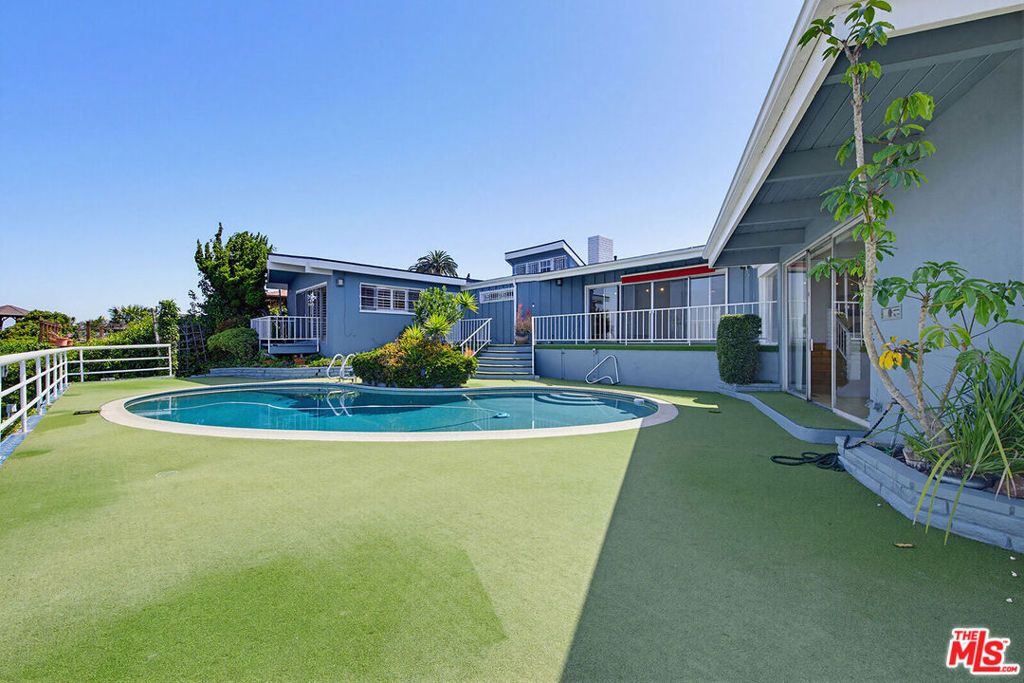 Image 36 of property listing at 4107 Punta Alta Drive, Los Angeles, CA 90008