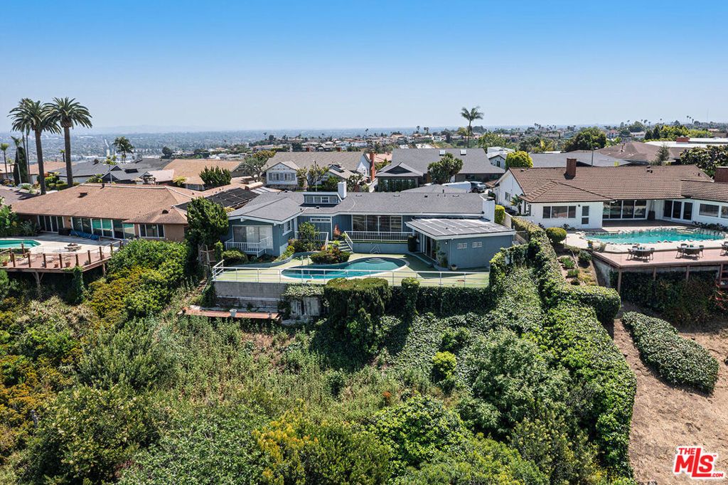 Image 40 of property listing at 4107 Punta Alta Drive, Los Angeles, CA 90008