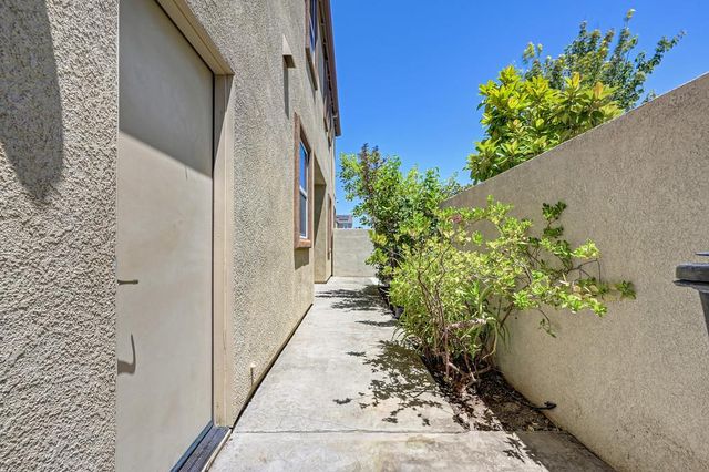2457 Pleasant Grove Blvd, Roseville, CA 95747