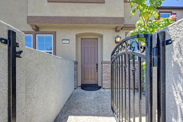 2457 Pleasant Grove Blvd, Roseville, CA 95747