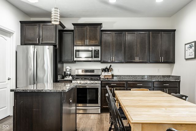 6203 Bliss Point E, Whitestown, IN 46075