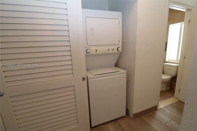 605 NE 28th St 1, Wilton Manors, FL 33334