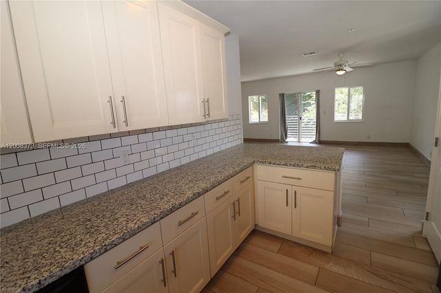 605 NE 28th St 1, Wilton Manors, FL 33334