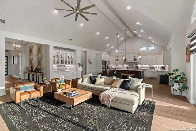 552 Falcon Cove, San Antonio, TX 78009