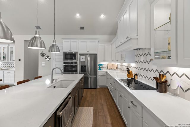 552 Falcon Cove, San Antonio, TX 78009