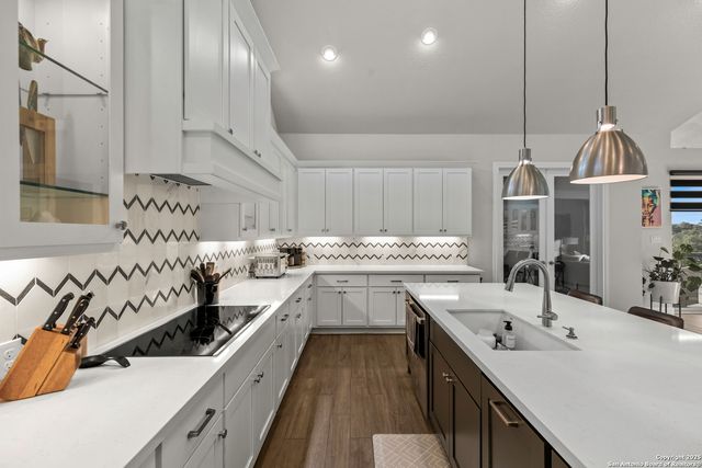 552 Falcon Cove, San Antonio, TX 78009