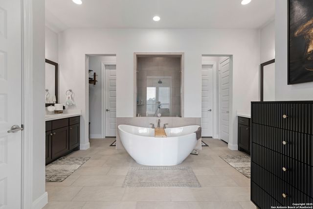 552 Falcon Cove, San Antonio, TX 78009