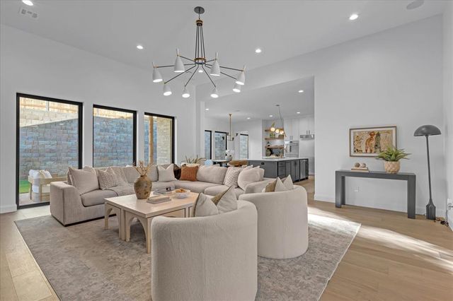 3917 Stone Bluff Way, Edmond, OK 73034