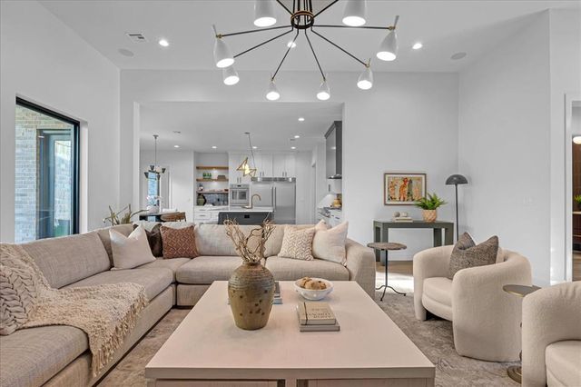 3917 Stone Bluff Way, Edmond, OK 73034