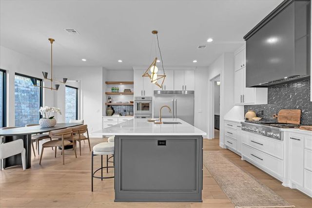 3917 Stone Bluff Way, Edmond, OK 73034