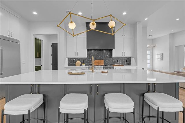 3917 Stone Bluff Way, Edmond, OK 73034