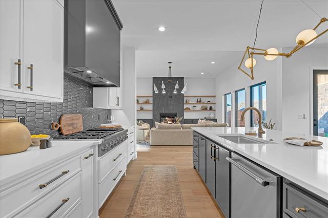 3917 Stone Bluff Way, Edmond, OK 73034