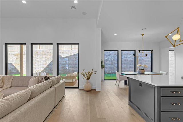 3917 Stone Bluff Way, Edmond, OK 73034