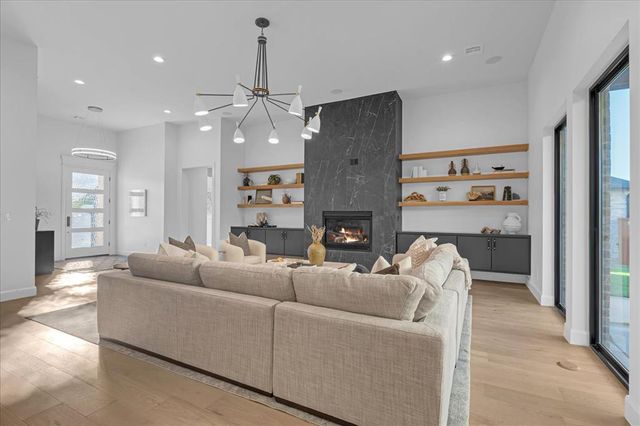 3917 Stone Bluff Way, Edmond, OK 73034