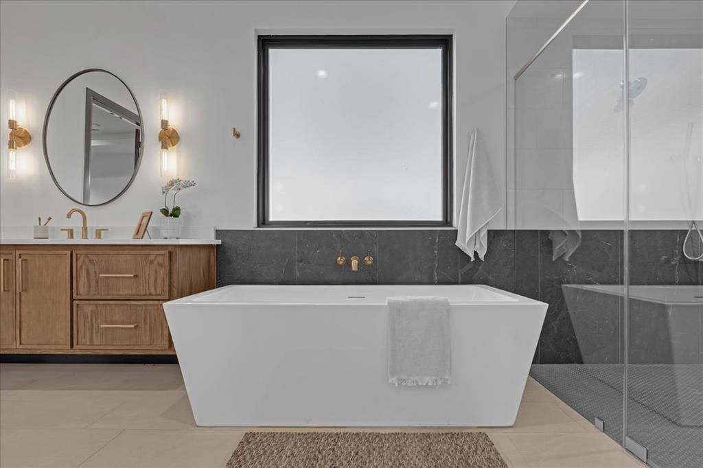 Image 32 of property listing at 3917 Stone Bluff Way, Edmond, OK 73034