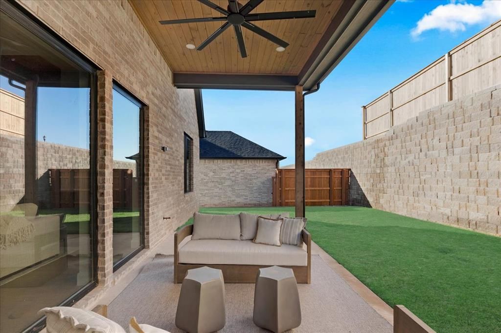 Image 46 of property listing at 3917 Stone Bluff Way, Edmond, OK 73034