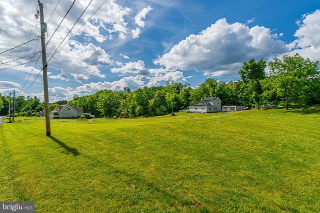 31 W WILD CHERRY RD, Schuylkill Haven, PA 17972