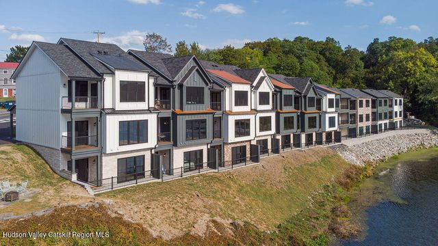 20 Icehouse Drive, Saugerties, NY 12477