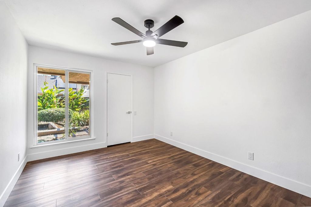 Image 16 of property listing at 1041 W Sierra Avenue, Fresno, CA 93711