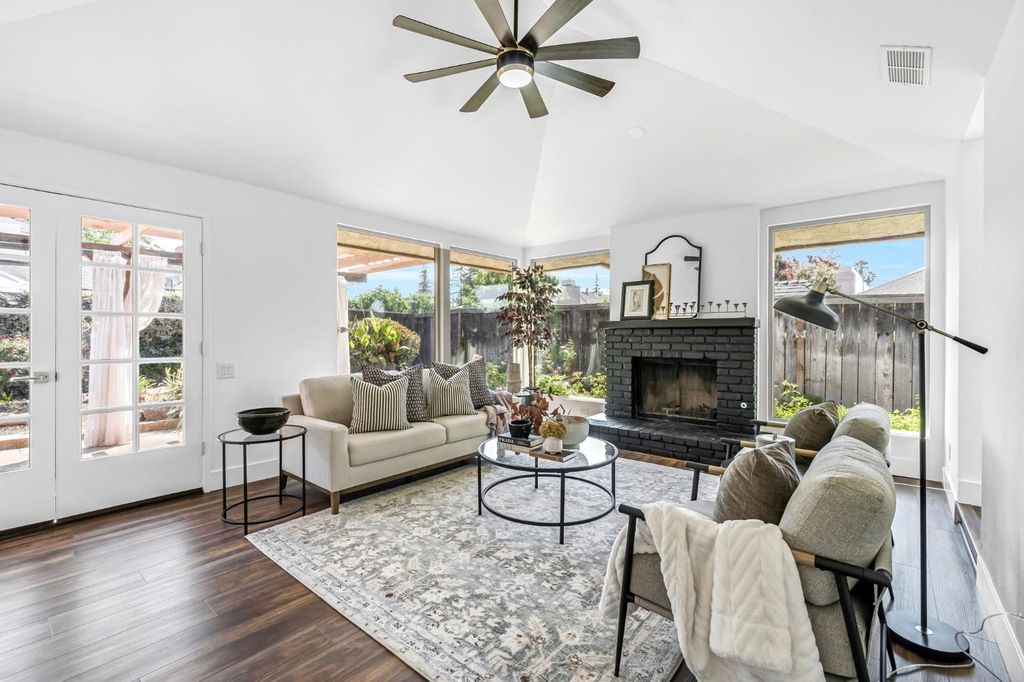 Image 3 of property listing at 1041 W Sierra Avenue, Fresno, CA 93711