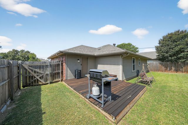 604 Mcanear Street, Cleburne, TX 76033