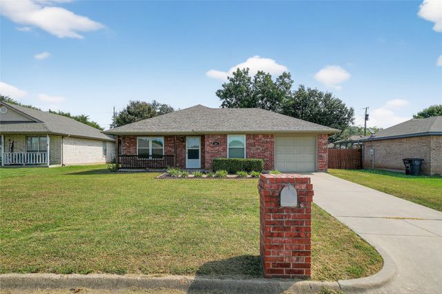 604 Mcanear Street, Cleburne, TX 76033