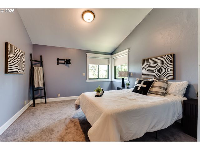 87933 10TH St, Veneta, OR 97487