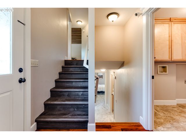 87933 10TH St, Veneta, OR 97487