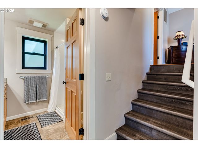 87933 10TH St, Veneta, OR 97487