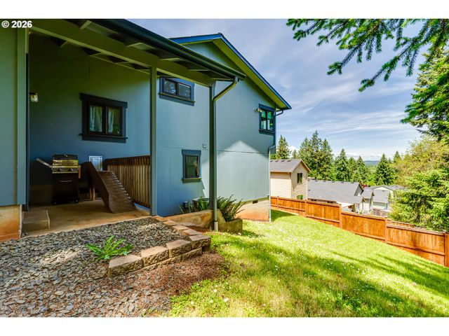 87933 10TH St, Veneta, OR 97487