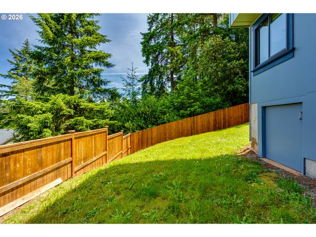 87933 10TH St, Veneta, OR 97487