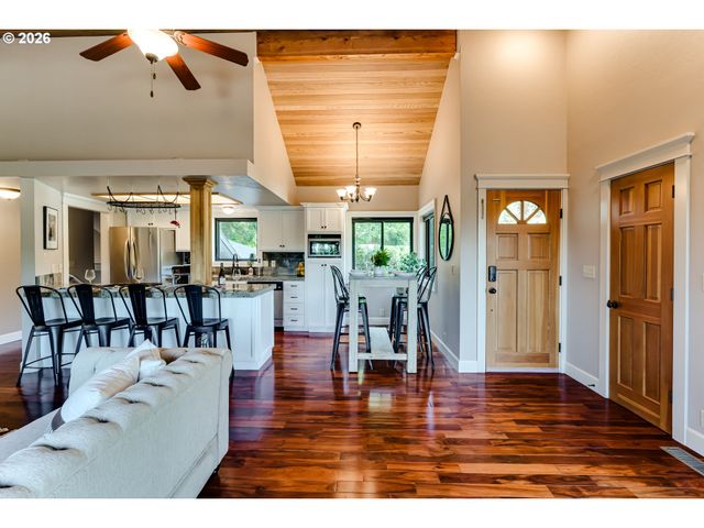 87933 10TH St, Veneta, OR 97487