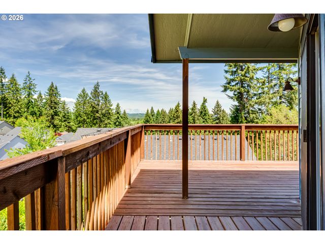 87933 10TH St, Veneta, OR 97487