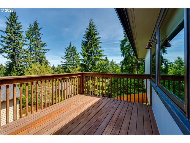 87933 10TH St, Veneta, OR 97487