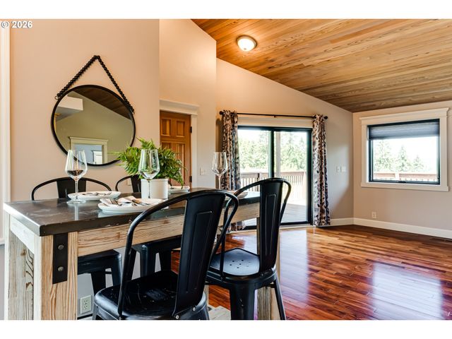 87933 10TH St, Veneta, OR 97487