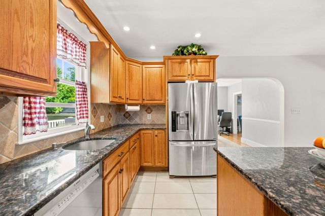 38 Thornton St, Quincy, MA 02170