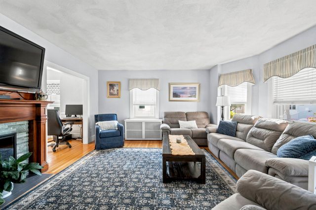 38 Thornton St, Quincy, MA 02170