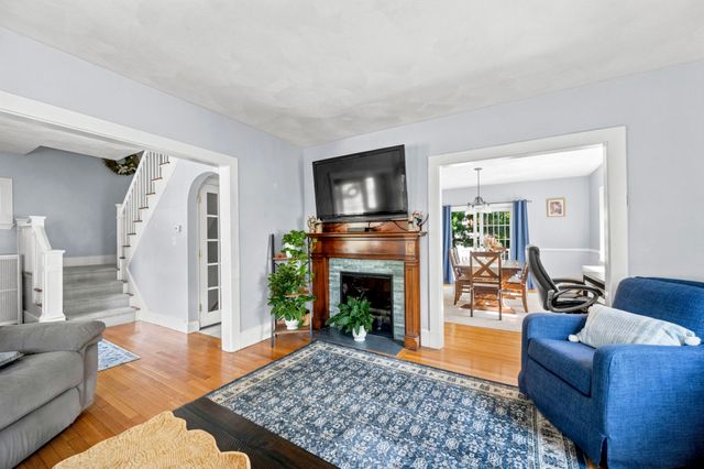 38 Thornton St, Quincy, MA 02170
