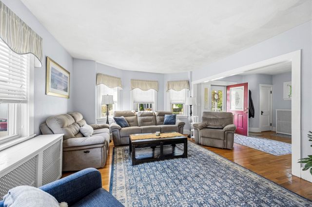 38 Thornton St, Quincy, MA 02170