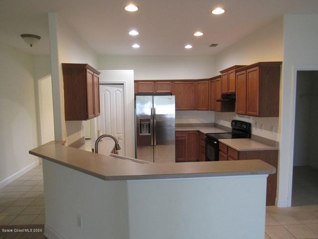 1741 Bridgeport Circle, Rockledge, FL 32955