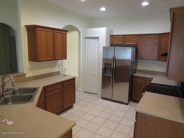 1741 Bridgeport Circle, Rockledge, FL 32955