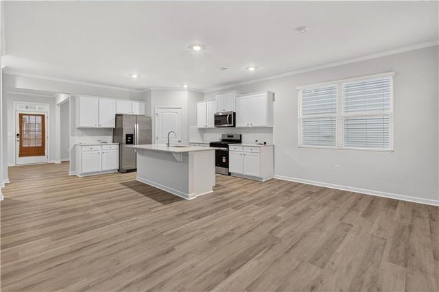 129 King Village, Braselton, GA 30517