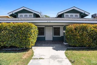 210 Oleander Avenue, Bakersfield, CA 93304