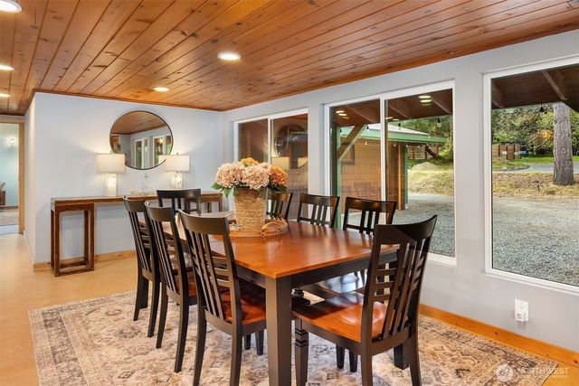13725 SW Pohl Road, Vashon, WA 98070
