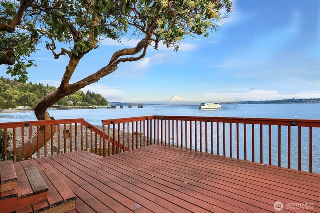 13725 SW Pohl Road, Vashon, WA 98070