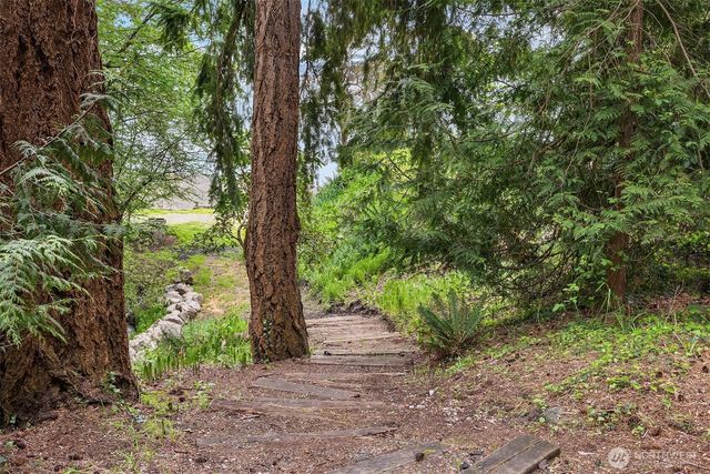 13725 SW Pohl Road, Vashon, WA 98070