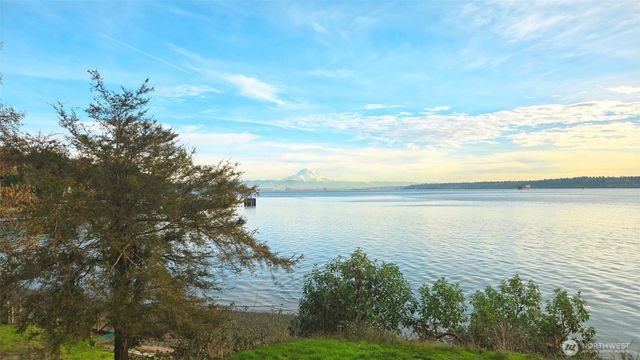 13725 SW Pohl Road, Vashon, WA 98070
